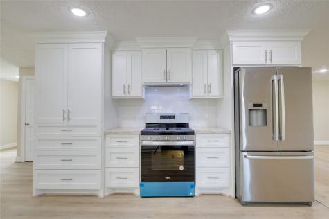 211 S Cleveland Avenue Cleveland TX 77327