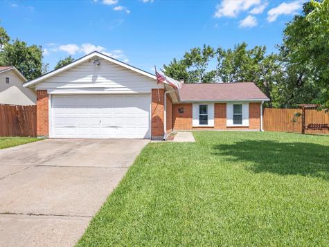 582 La Riviera Drive Houston TX 77015
