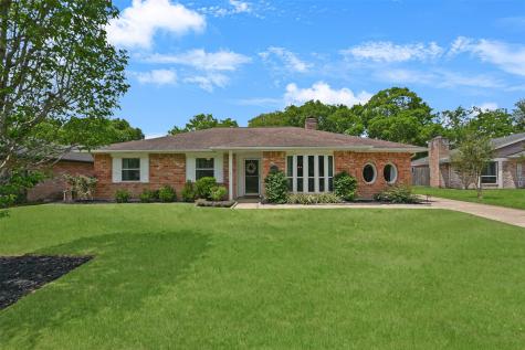 4326 Peridot Lane Friendswood TX 77546