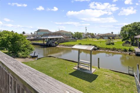 1106 Helen Dowdy Crystal Beach TX 77650