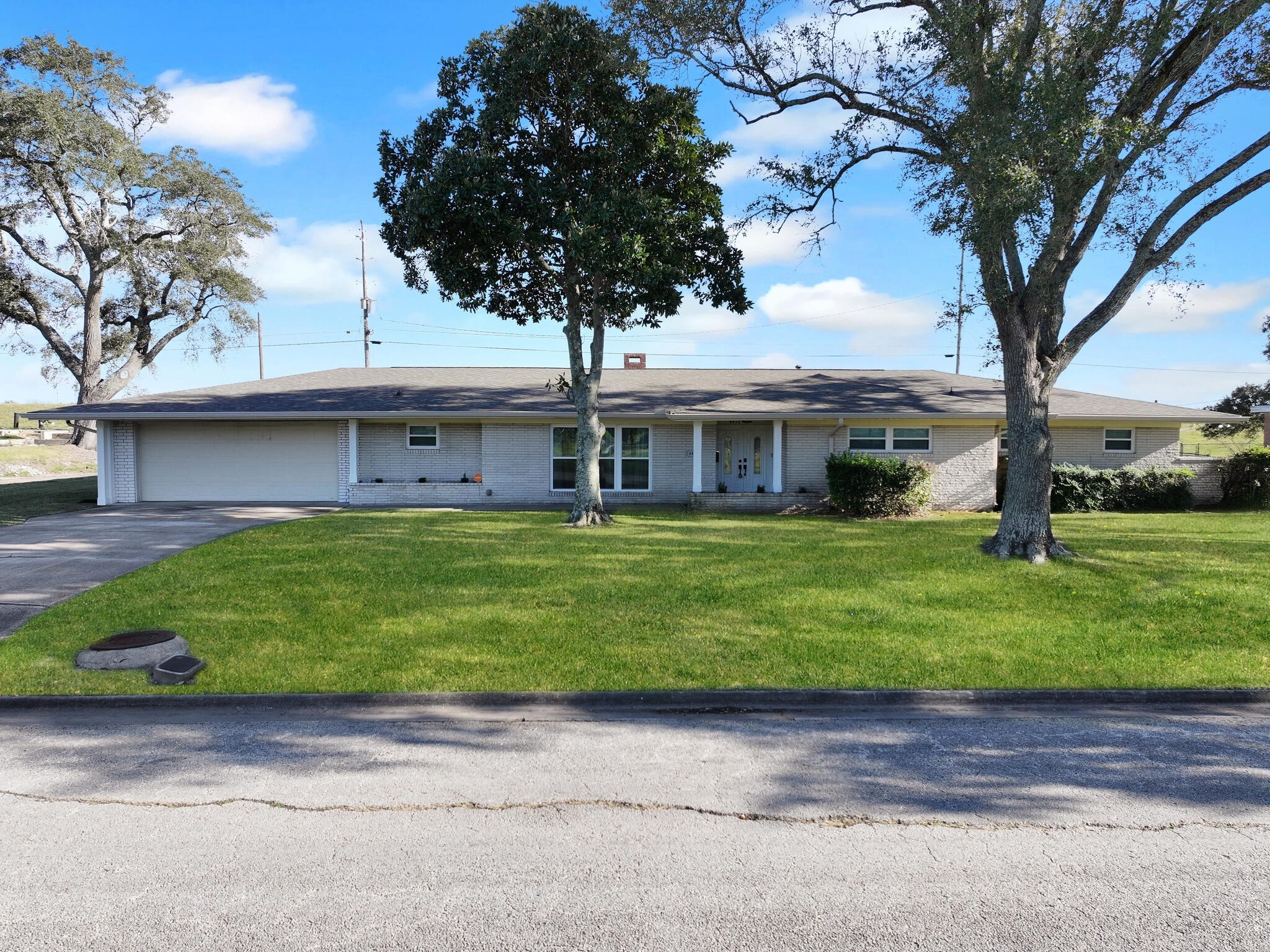 4412 Lakeshore Drive Port Arthur TX 77642