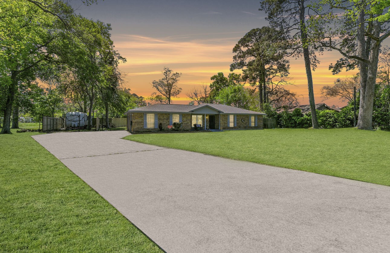 205 Ellis School Road Highlands TX 77562