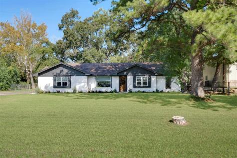 201 Meyer Road Highlands TX 77562