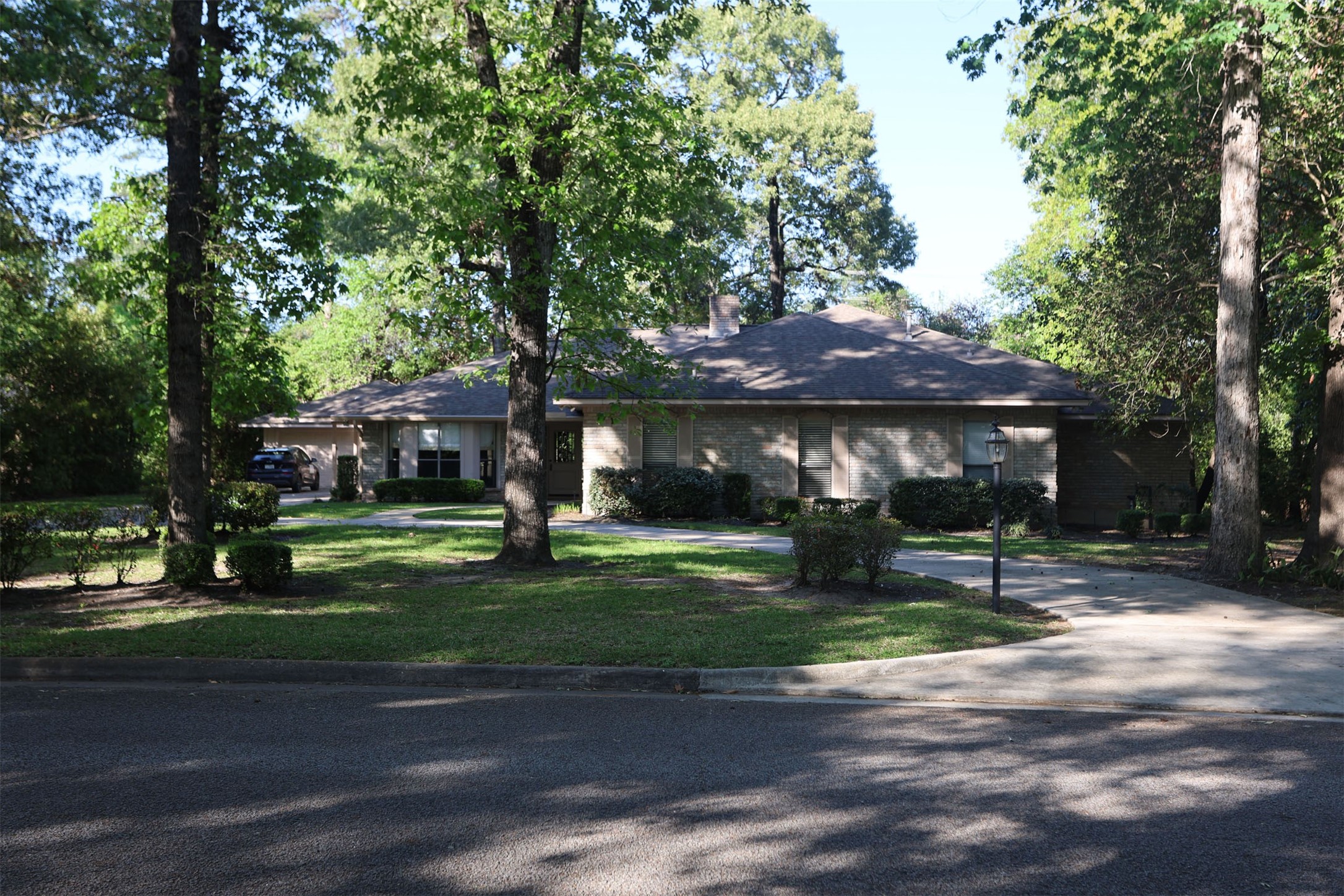 6 Village Hill Drive Conroe TX 77304
