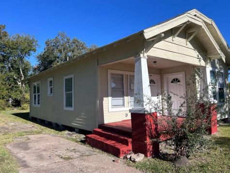 1925 11th Street Port Arthur TX 77640