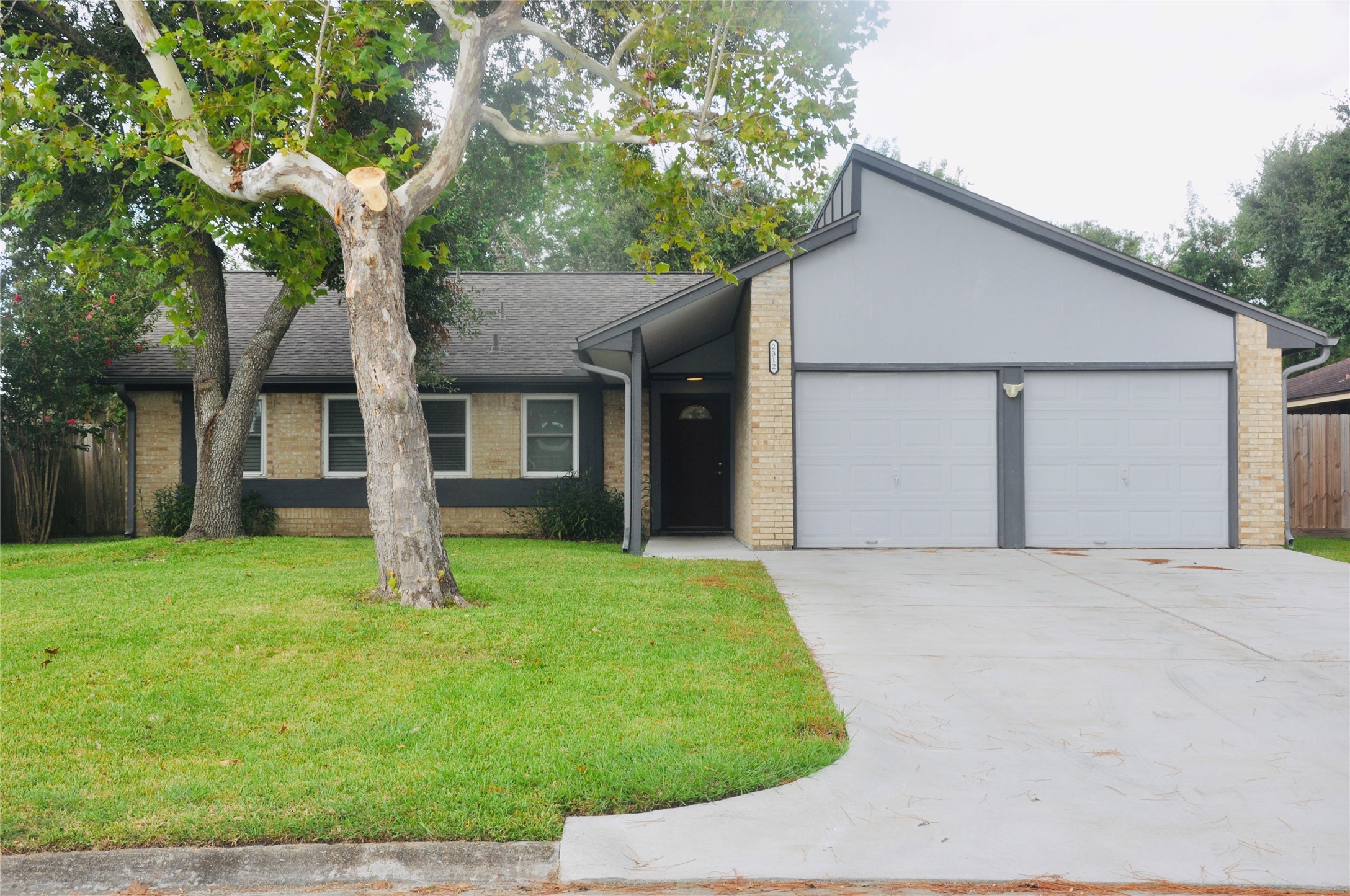 2312 Colonial Court S League City TX 77573