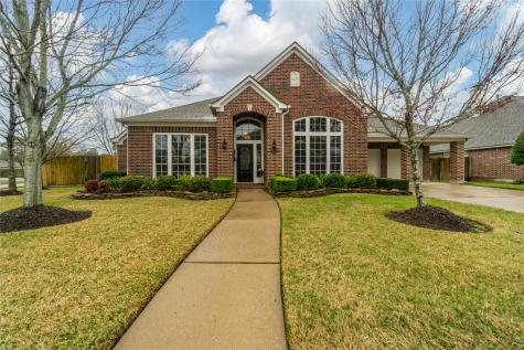 817 Mockingbird Lane Friendswood TX 77546