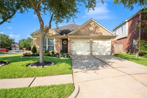 1703 Red Lake Court Richmond TX 77406