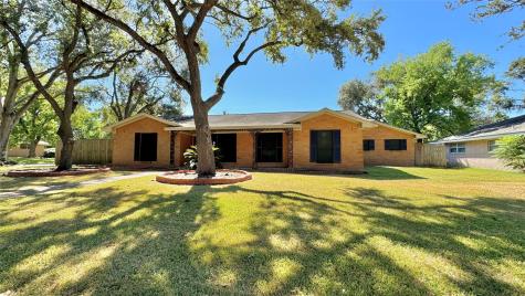 701 Fleetwood Street Baytown TX 77520