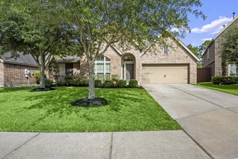 2304 Laurel Loch Lane Pearland TX 77584