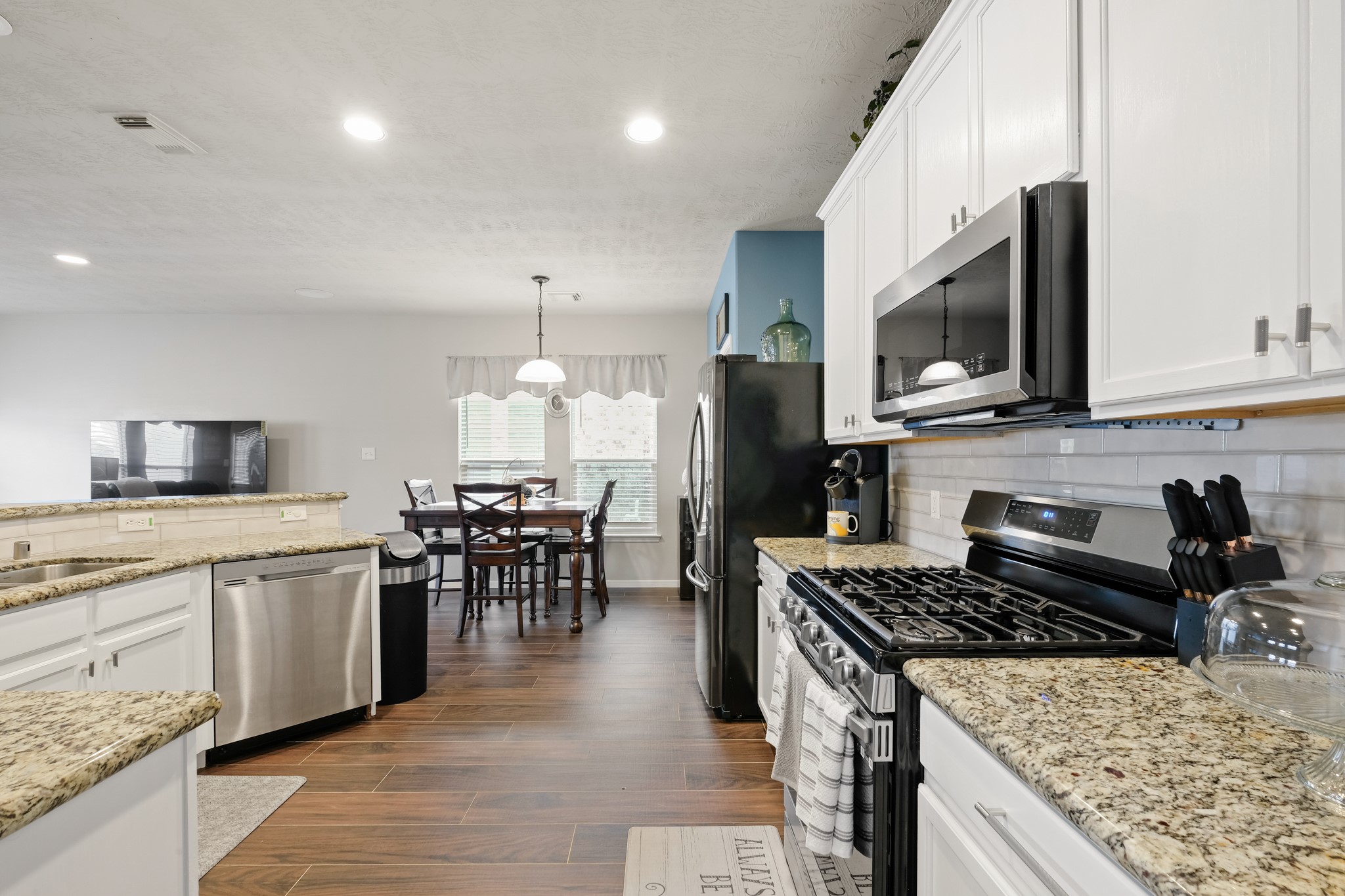 29 Huntington Bend Drive Manvel TX 77578