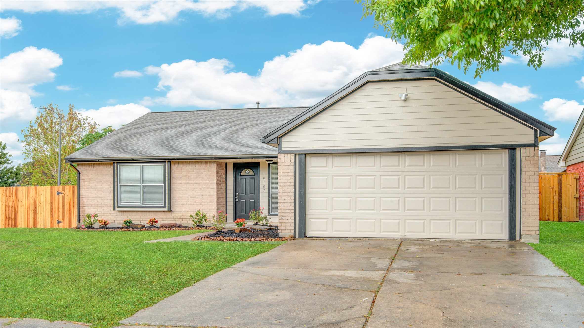 10107 Roseberry Drive La Porte TX 77571