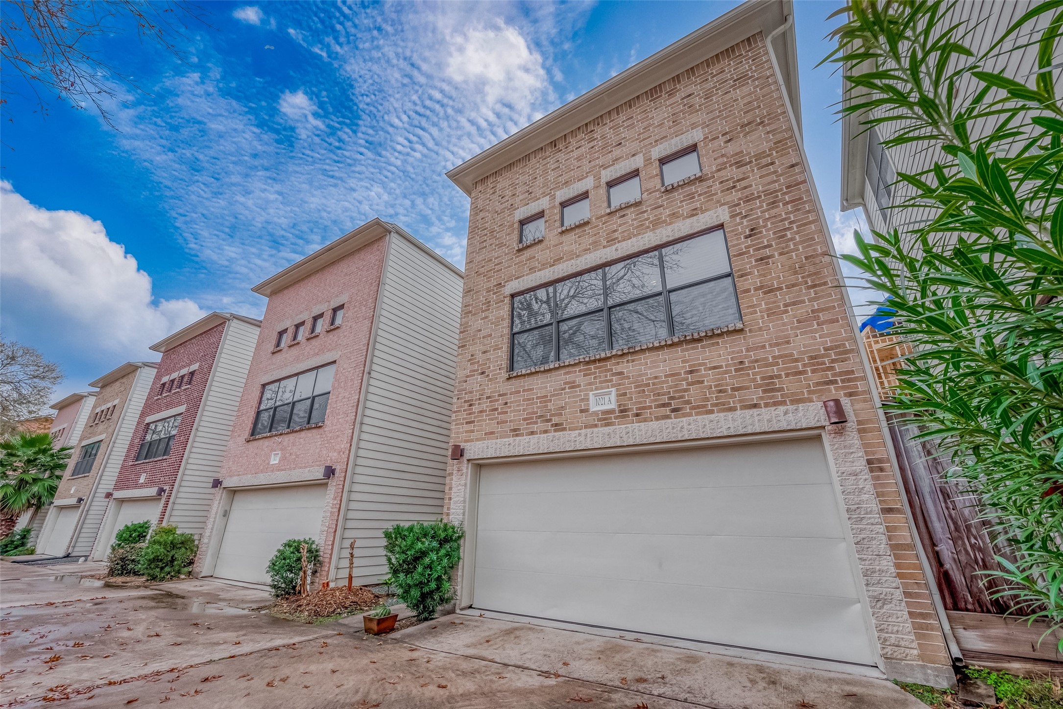 1021 W 23rd Street A Houston TX 77008