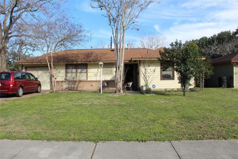 205 Redwood Street Lake Jackson TX 77566