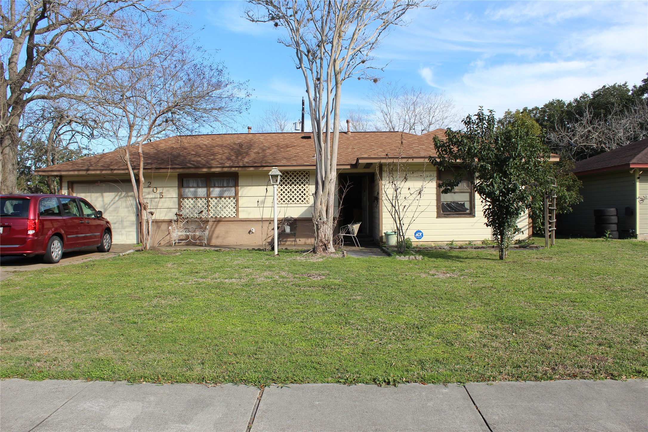 205 Redwood Street Lake Jackson TX 77566