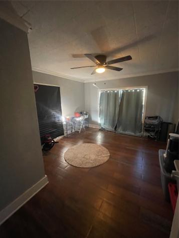 105 N Carver Street Edna TX 77957