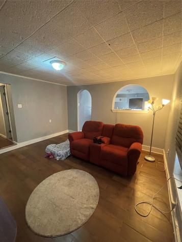 105 N Carver Street Edna TX 77957