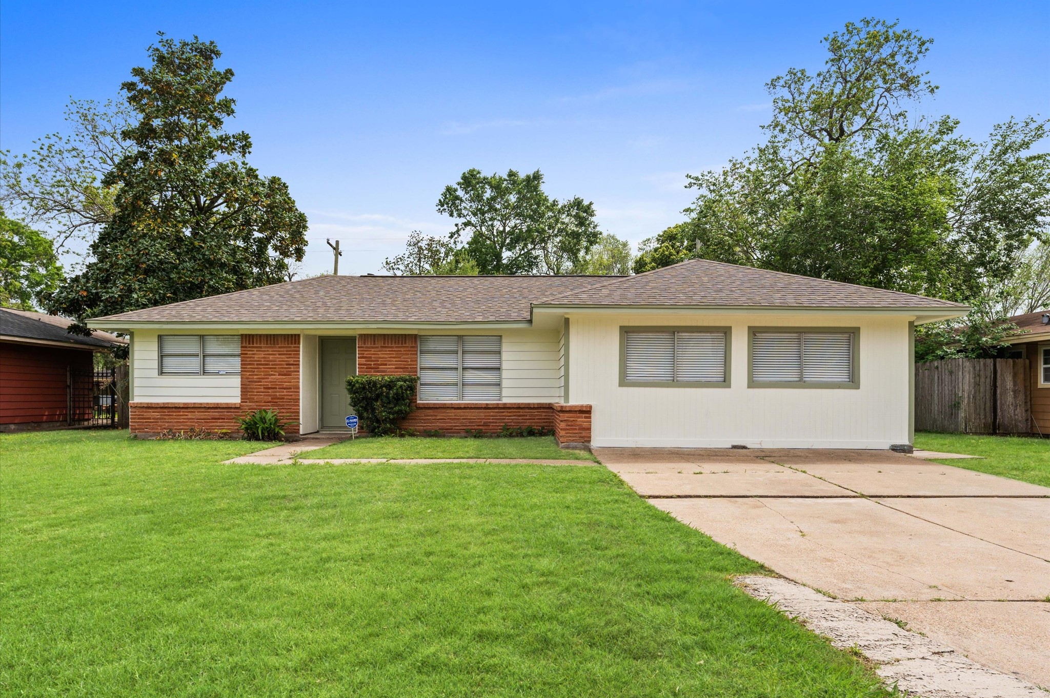 5231 Brookmeade Drive Houston TX 77045
