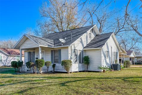 215 S 4th Street Highlands TX 77562