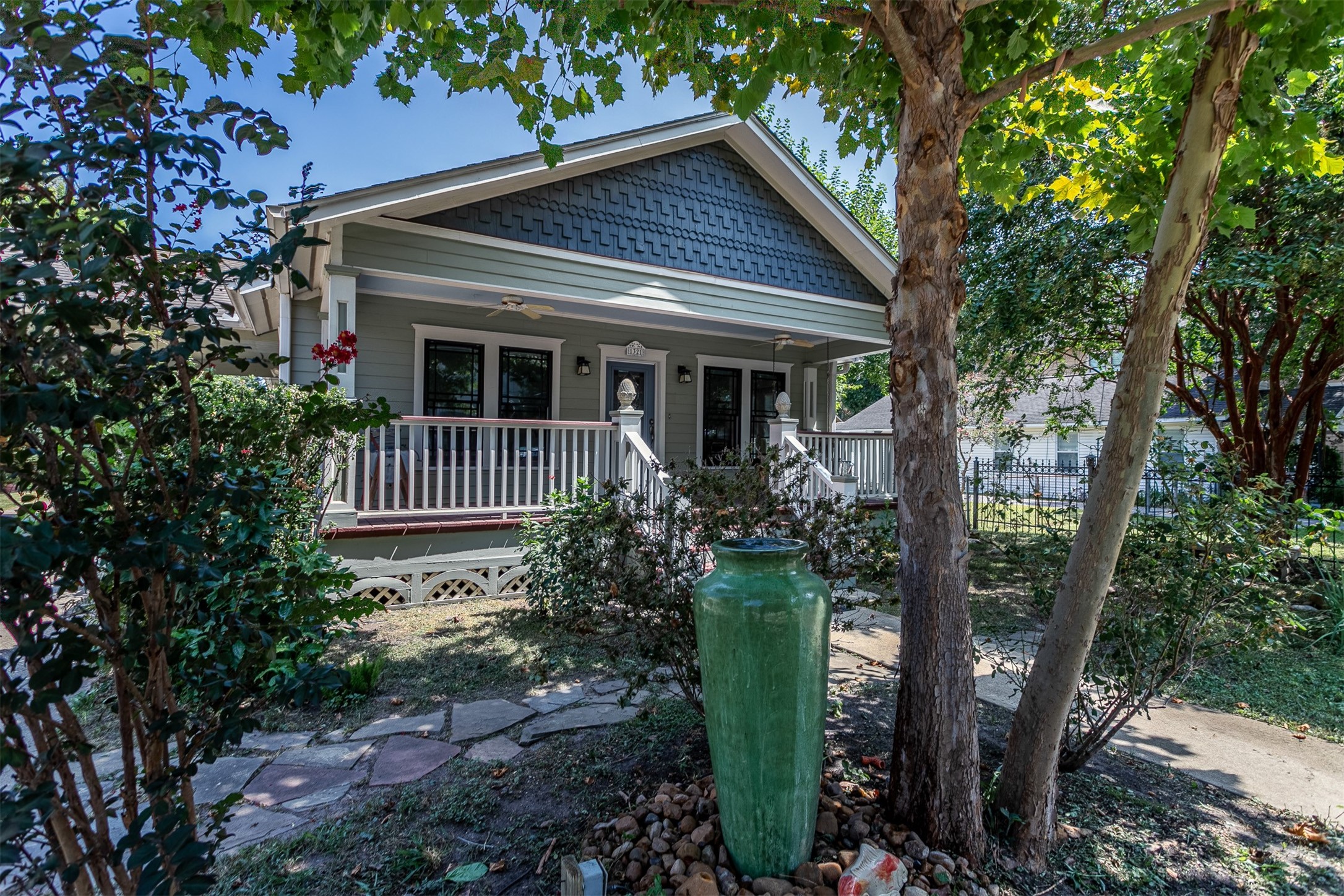 1321 W 21st Street Houston TX 77008