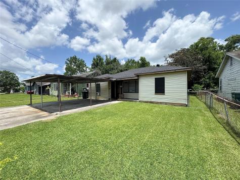 2066 Earl Street Beaumont TX 77703
