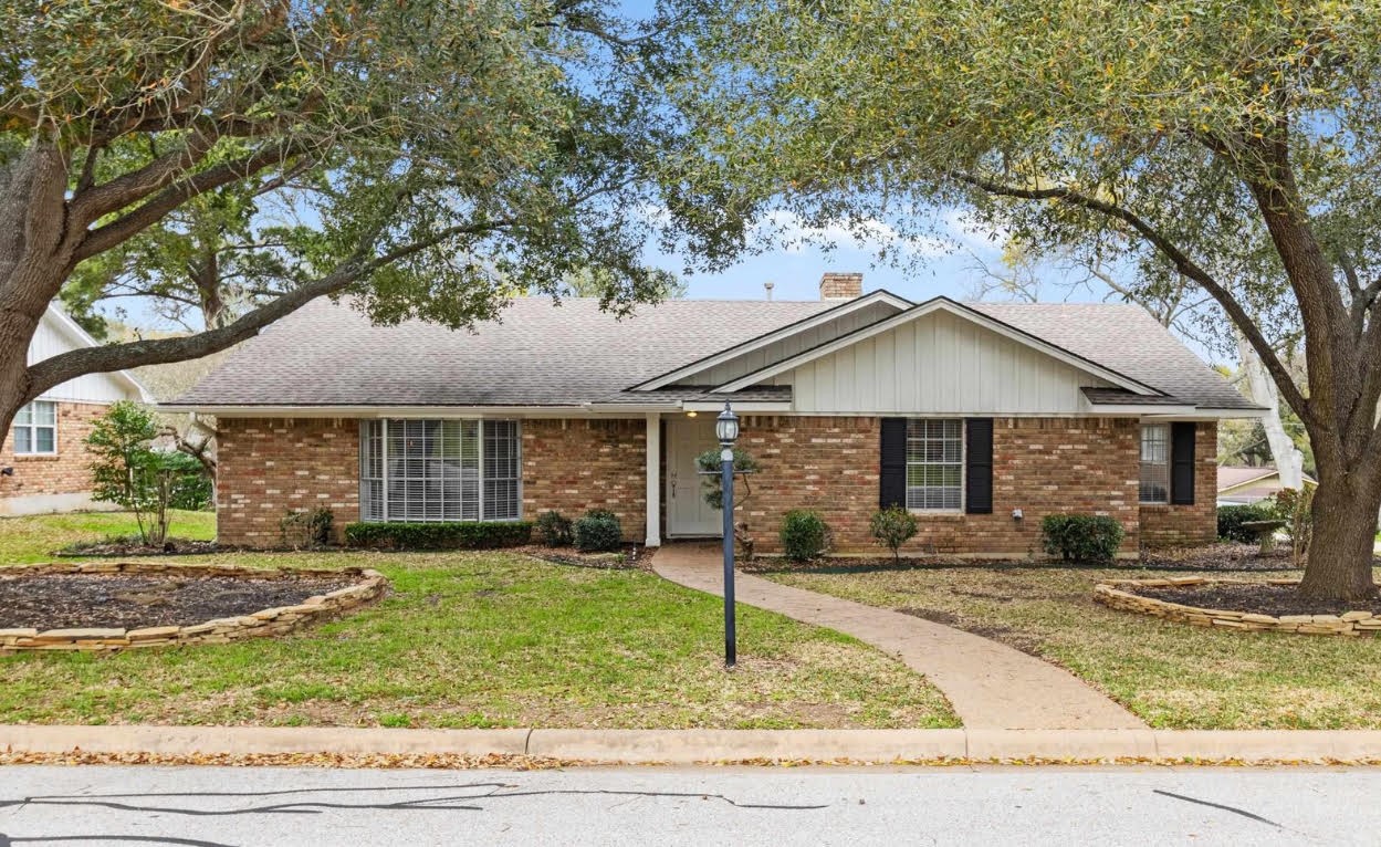 806 W Stone Street Brenham TX 77833