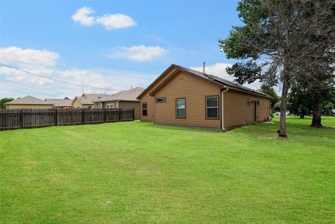 1541 3rd Street Hempstead TX 77445