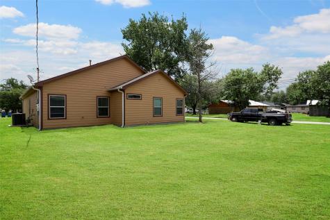 1541 3rd Street Hempstead TX 77445