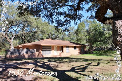 1630 Montezuma Street Columbus TX 78934