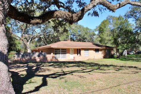 1630 Montezuma Street Columbus TX 78934