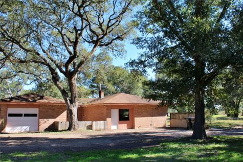 1630 Montezuma Street Columbus TX 78934