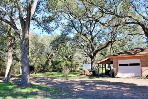 1630 Montezuma Street Columbus TX 78934