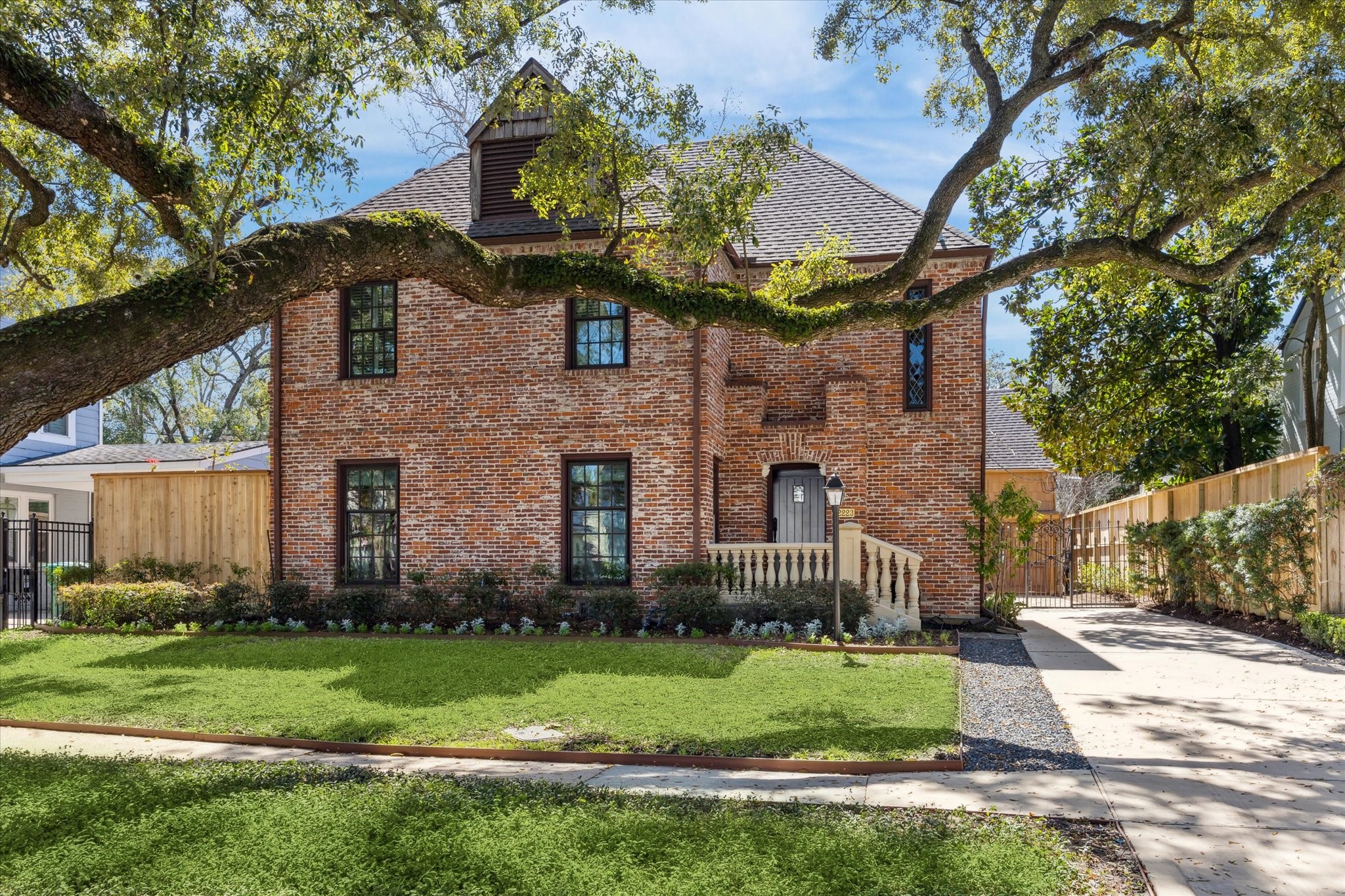 2223 Shakespeare Street Houston TX 77030