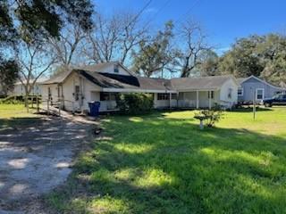 617 E Bernard Street West Columbia TX 77486