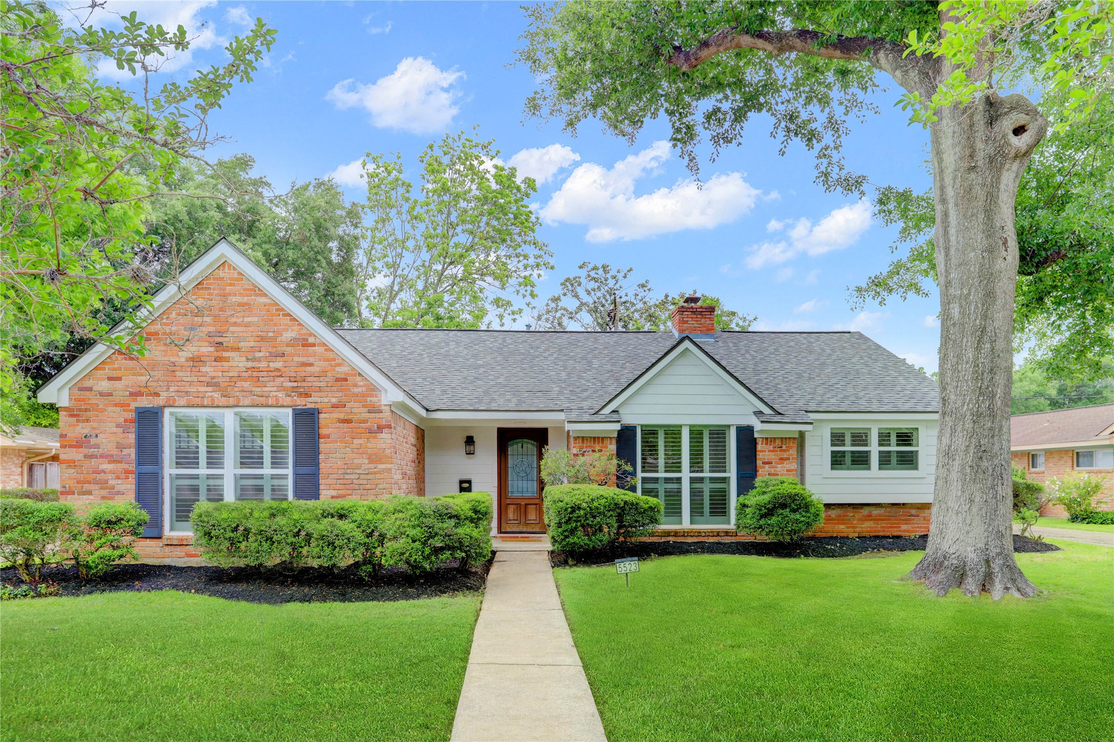 5523 Yarwell Drive Houston TX 77096