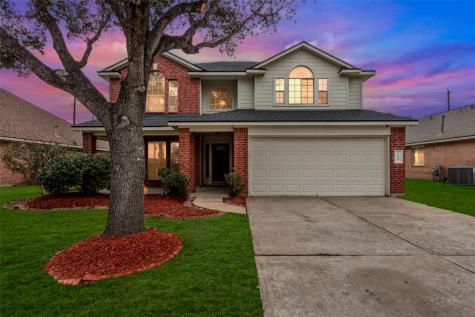 1909 Plum Falls Lane Pearland TX 77581