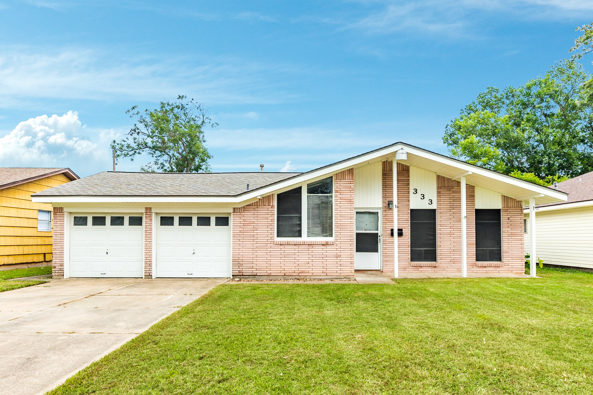 333 N Shanks Street Clute TX 77531