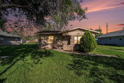 406 N 4th Street La Porte TX 77571