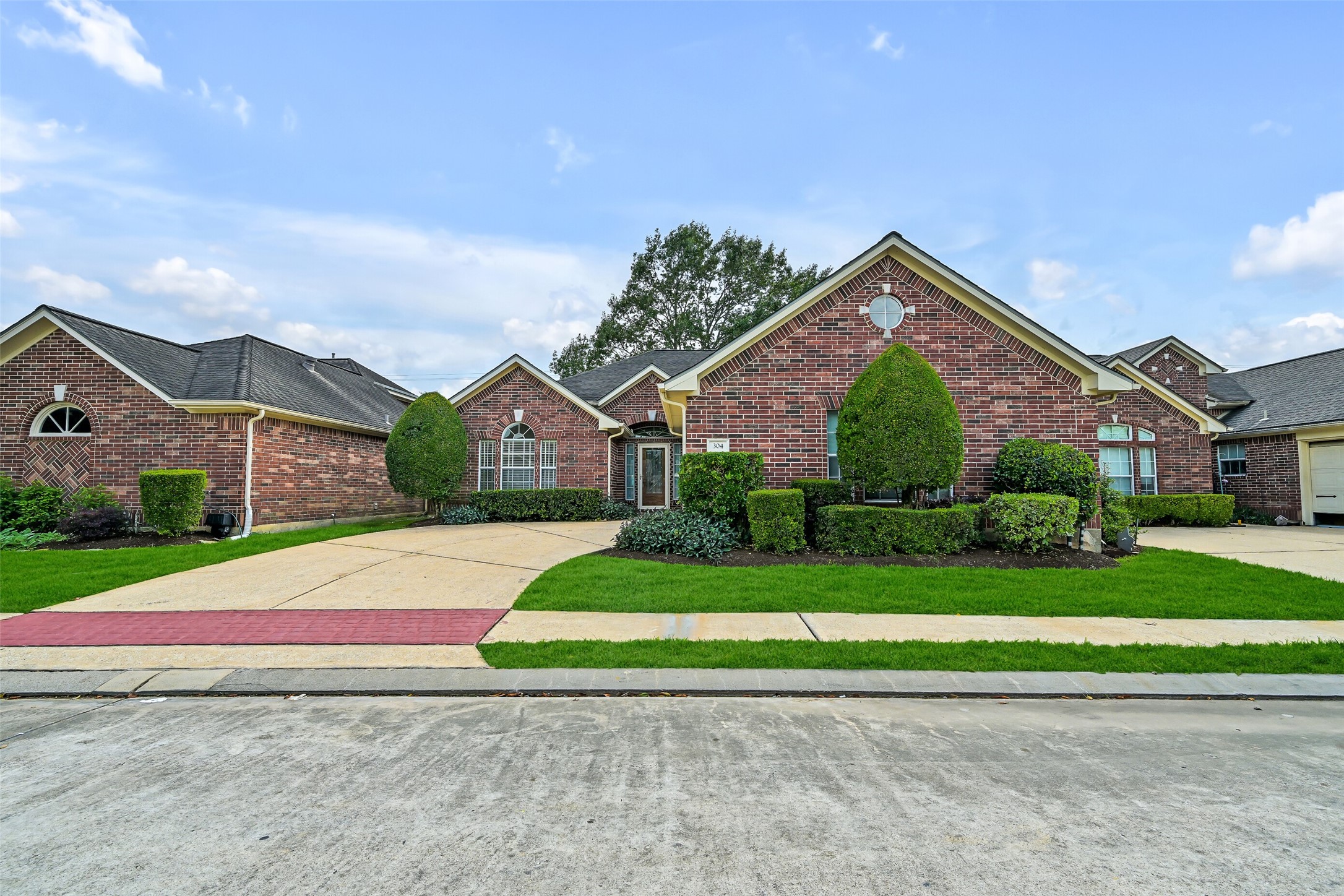 304 Pine Creek Drive Friendswood TX 77546