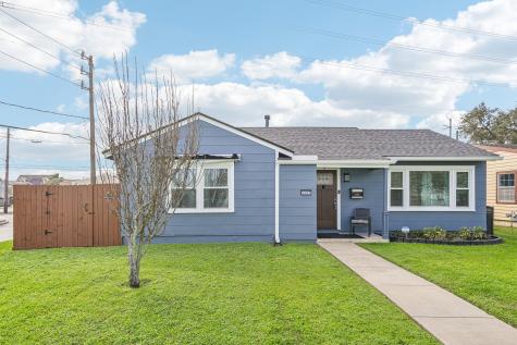 2027 Neumann Drive Galveston TX 77551
