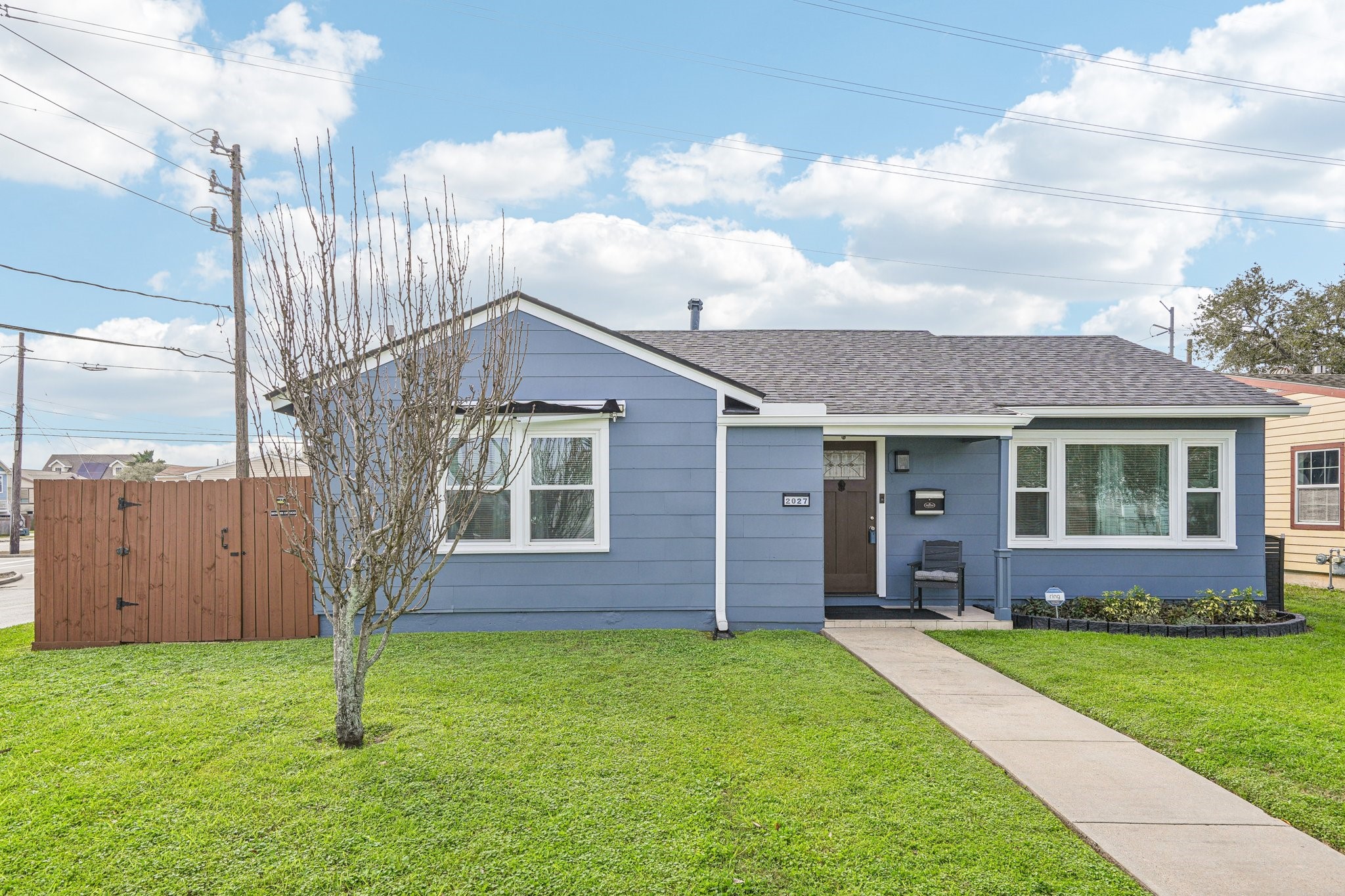 2027 Neumann Drive Galveston TX 77551