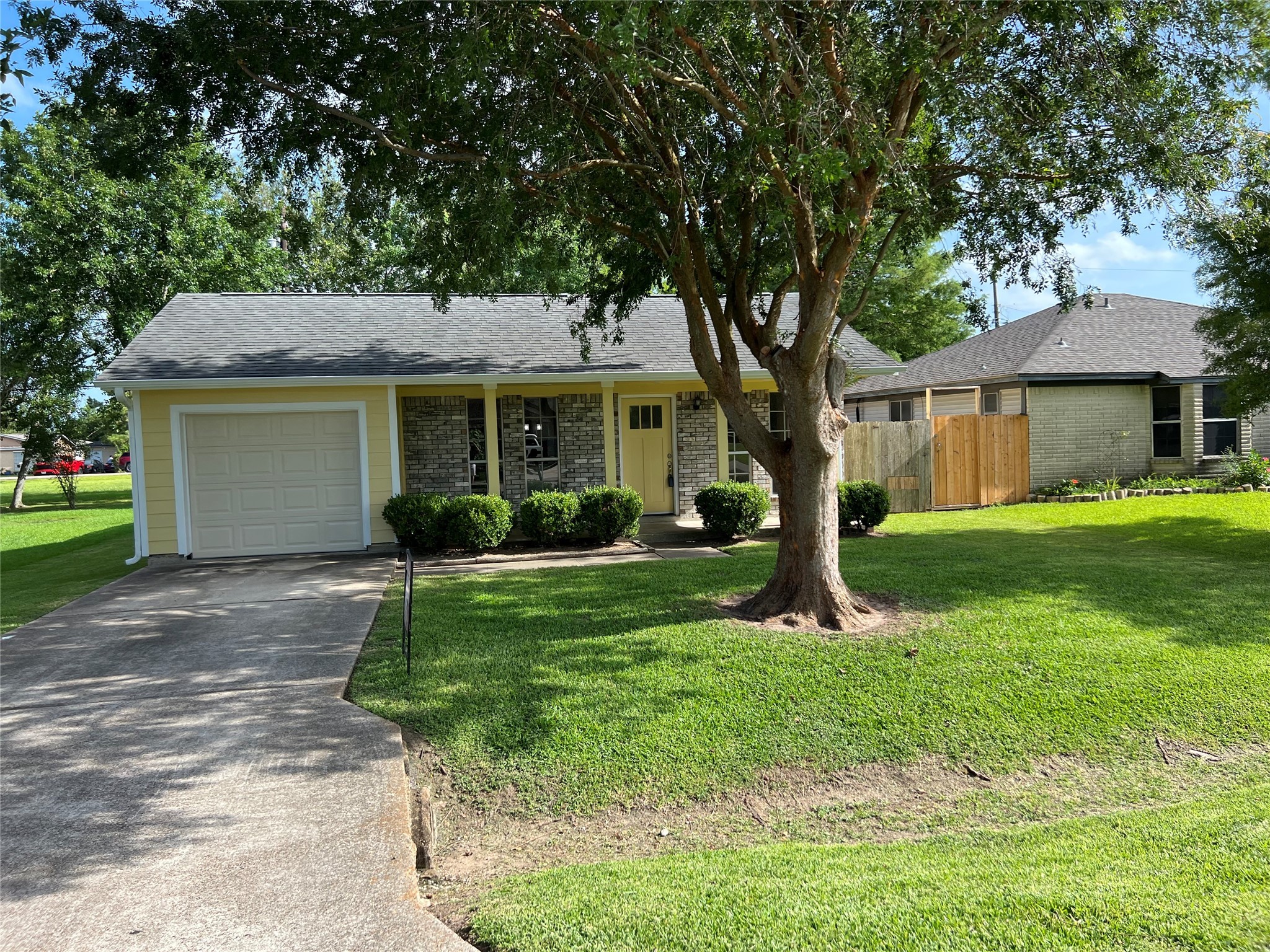 10702 Deaf Smith Street La Porte TX 77571