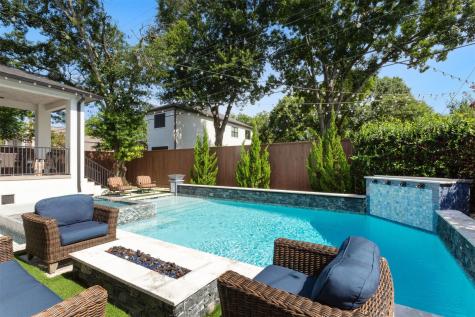 5202 Mimosa Drive Bellaire TX 77401