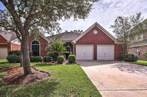 2818 Creek Bend Drive Friendswood TX 77546