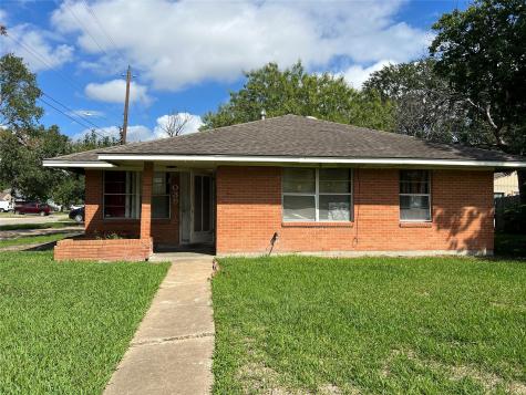 1039 Globe Street Houston TX 77034
