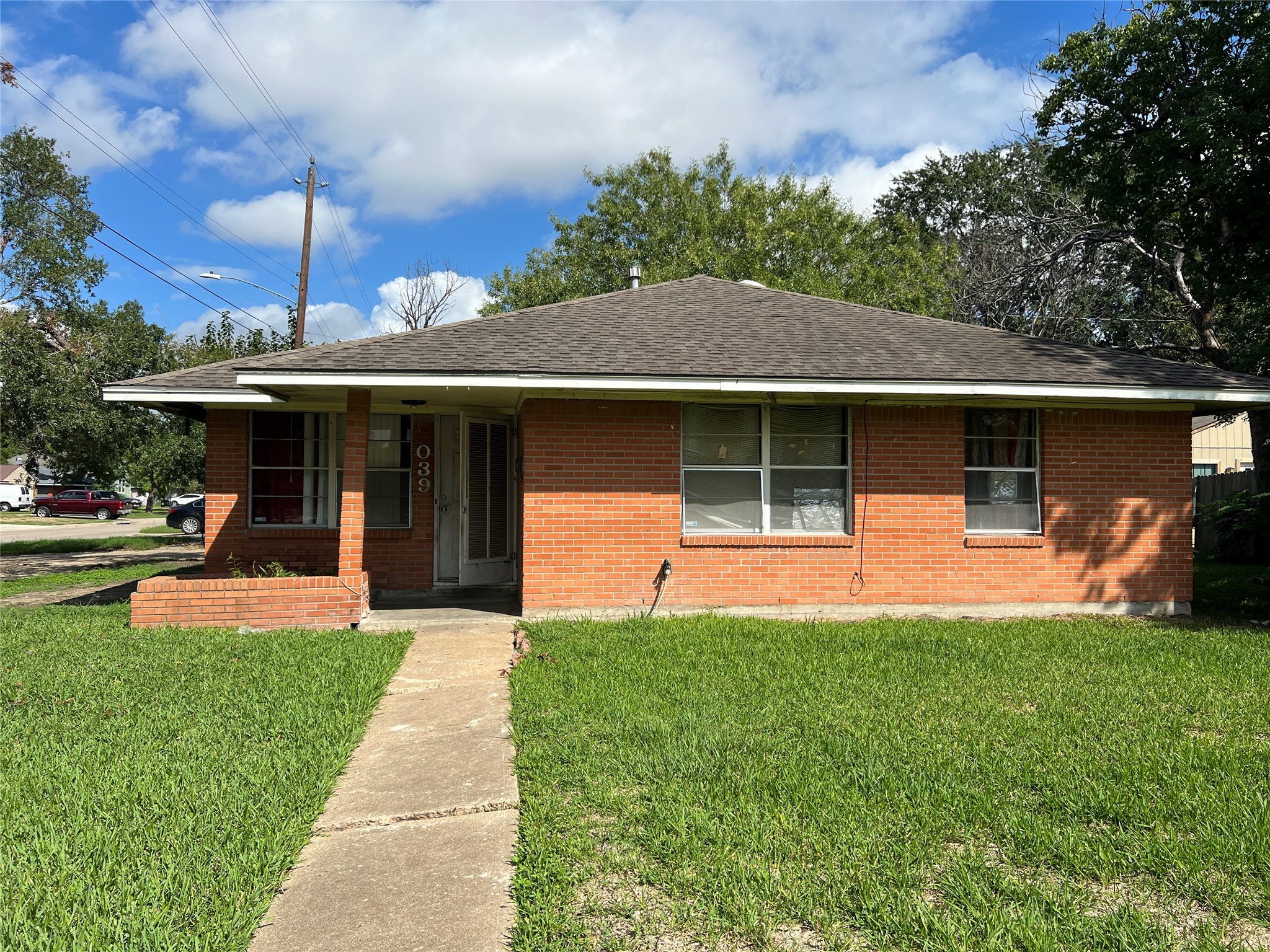 1039 Globe Street Houston TX 77034