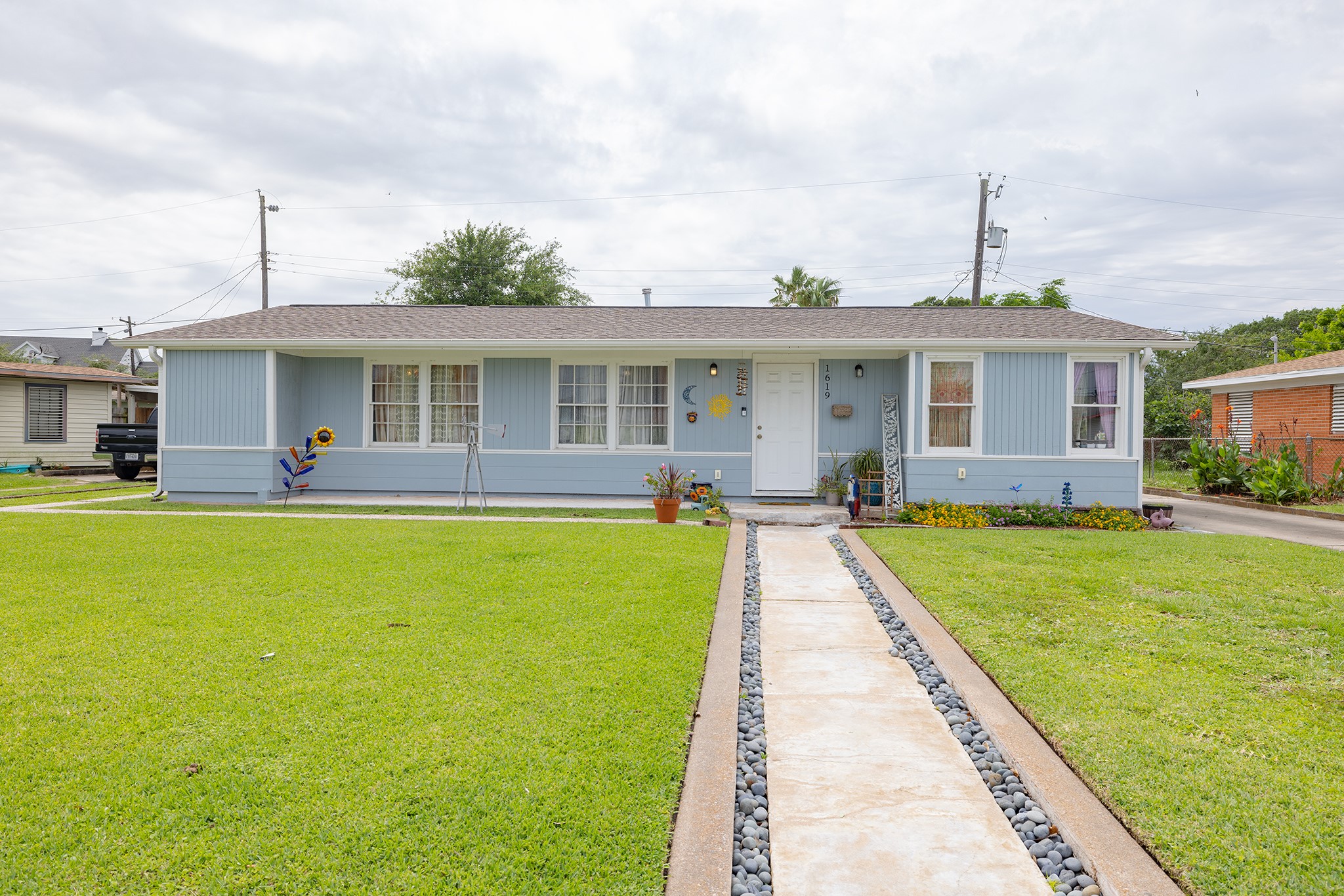 1619 Campbell Lane Galveston TX 77551
