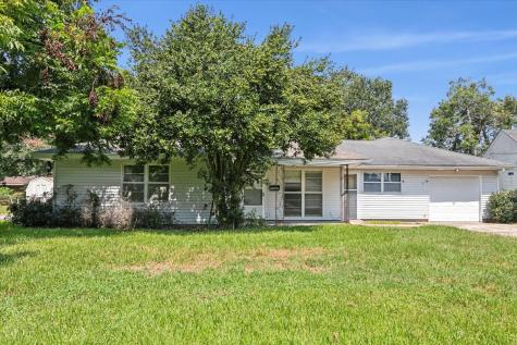 6225 Monroe Street Groves TX 77619