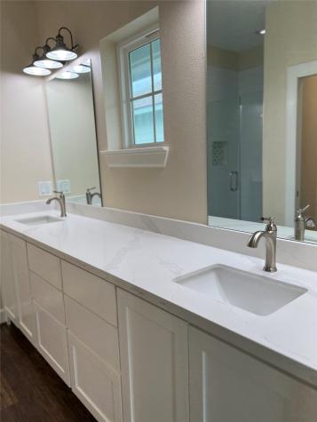 4002 Mendocino Galveston TX 77554
