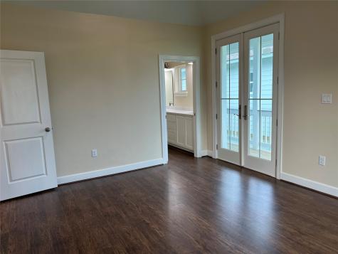 4002 Mendocino Galveston TX 77554